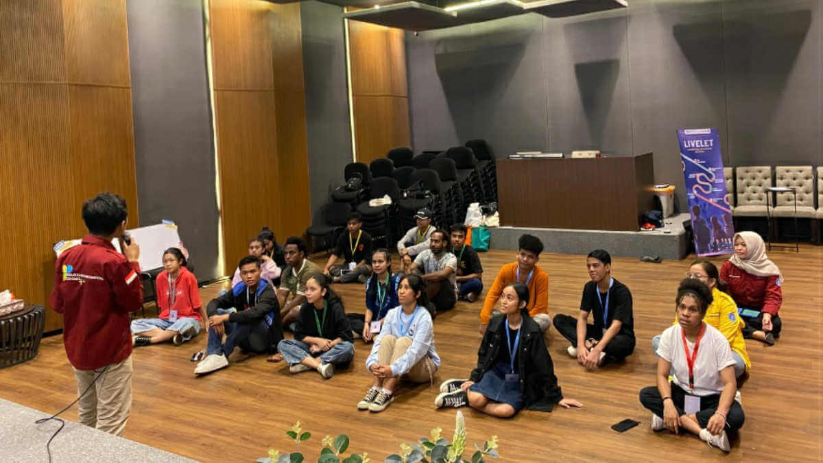 5 Mahasiswa IPB Melakukan Pemberdayaan kepada Masyarakat melalui Program Kreativitas Mahasiswa dengan Program LIVELET