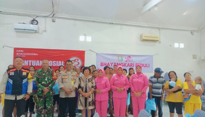 Sambut HUT Bhayangkara ke-78, Polsek Rancabungur Gelar Bakti Sosial