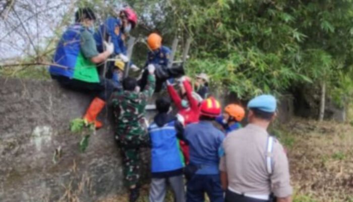 Heboh, Warga Sukaraja Bogor Temukan Mayat Tersangkut di Sungai Ciliwung