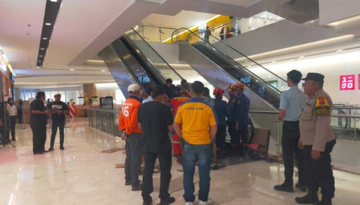 Bocah 2 Tahun Terjepit Eskalator di Pusat Perbelanjaan CCM
