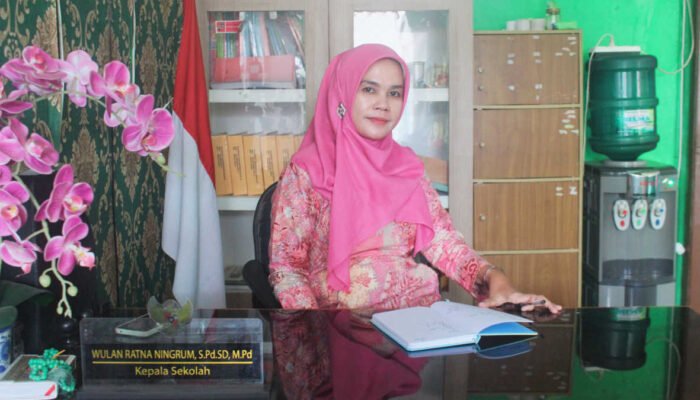 Santunan Warnai Penutupan MPLS SDN Balungbang Jaya 3 Bogor