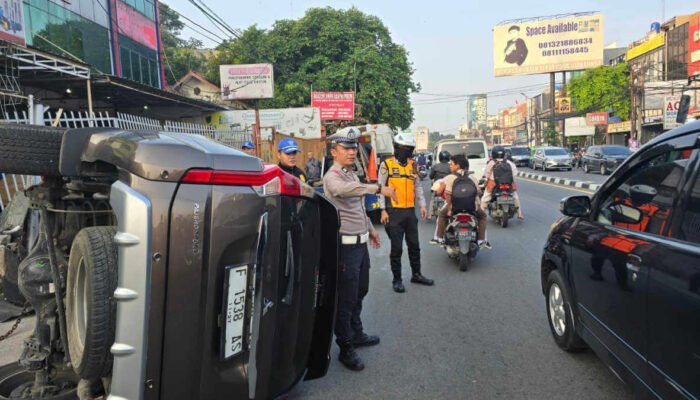 Pajero Sport Hantam 1 Unit Sepeda Motor di Bogor