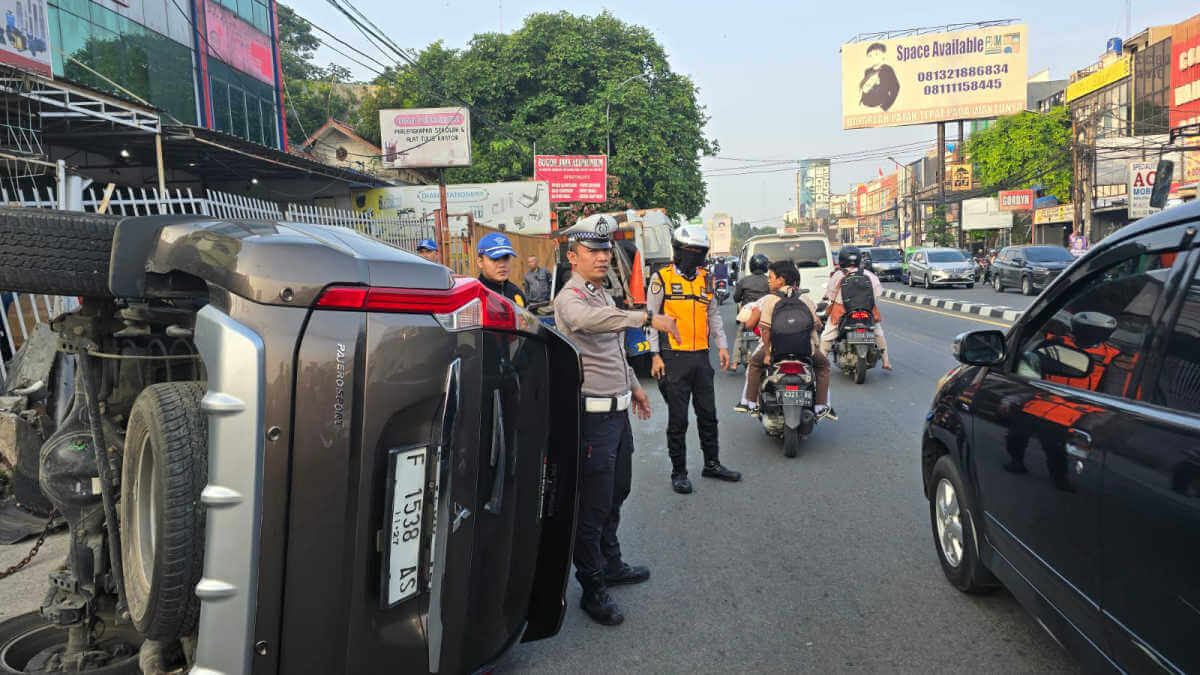 Pajero Sport Hantam 1 Unit Sepeda Motor