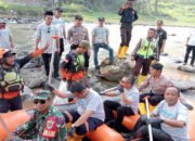 Sungai Cikaniki Nanggung Dibersihkan