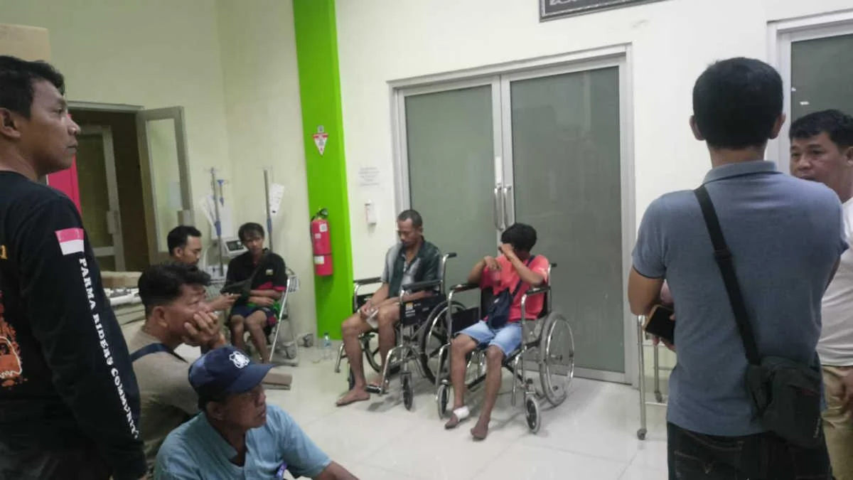 Diterjang Hujan Angin, Gudang Ikan Hias di Cimayang Pamijahan Roboh, 2 Orang Tewas gudang ikan hias.