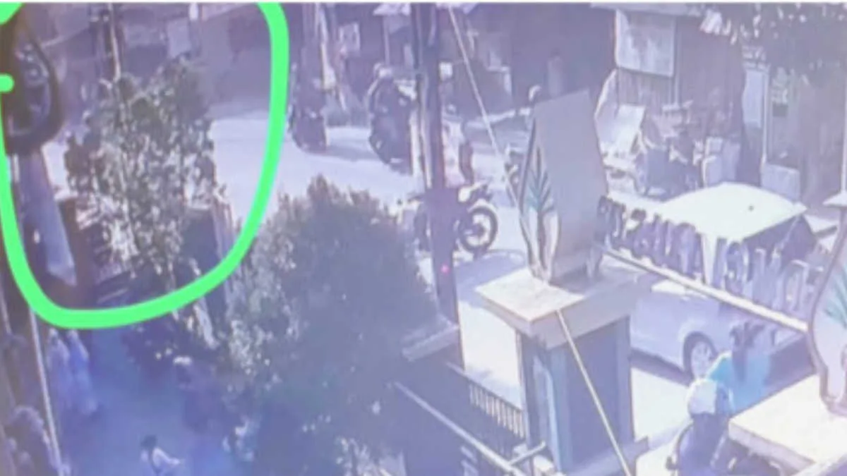 Maling Motor di Kantor Desa Ciapus Terekam CCTV