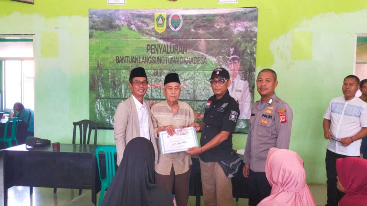 Pemdes Kalong Liud Nanggung Kembali Salurkan BLT Untuk 100 KPM