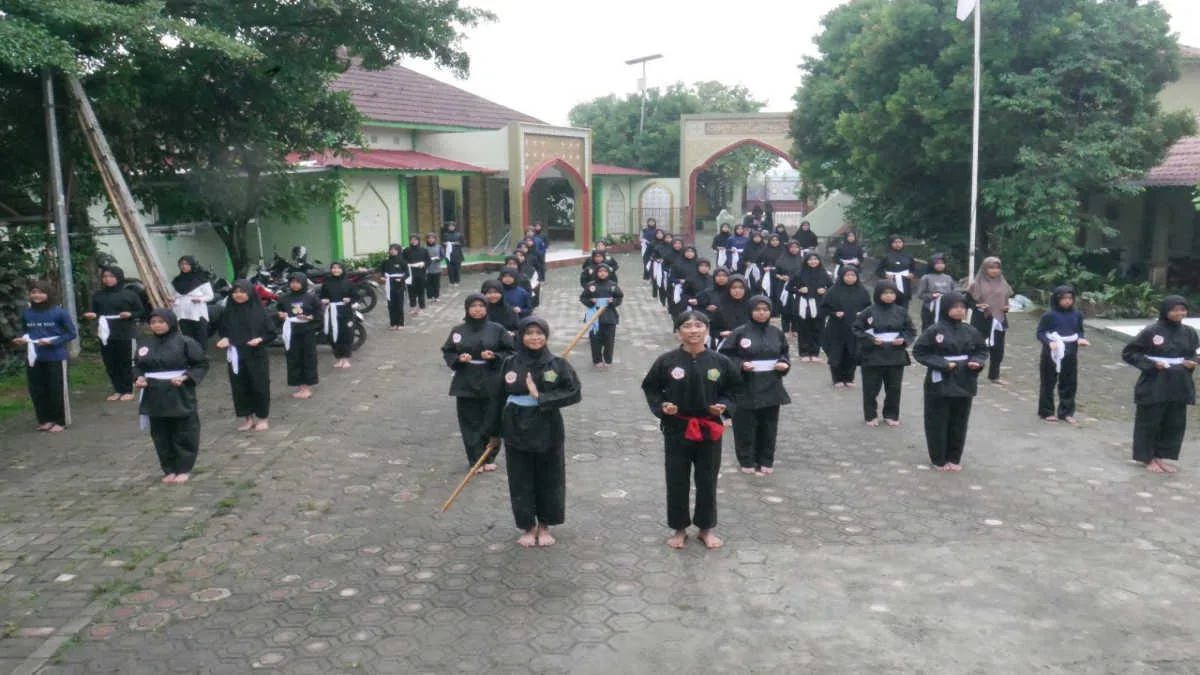 Ponpes Thoyyibah Batu Hulung Bogor Barat Ajarkan Pencak Silat Kepada Santrinya