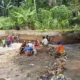 Puluhan Warga Desa Kalong Liud Nanggung Bersihkan Irigasi
