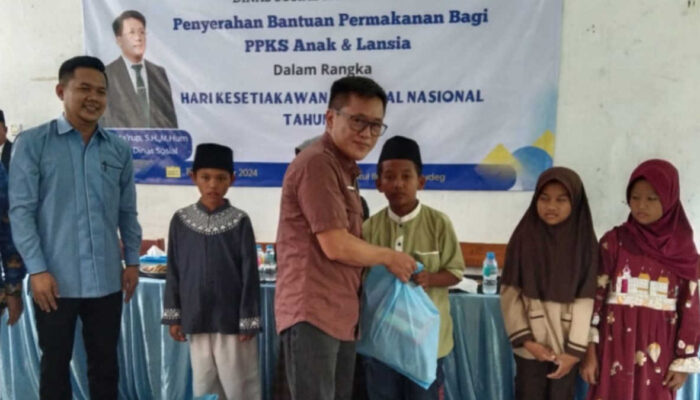 Peringati HKSN, Dinsos Kabupaten Bogor Salurkan Bantuan di LKS Baitul Ilmi Cigudeg