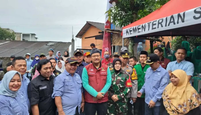 Mensos Bareng Komeng Bersihkan Kali Cikole Pagelaran Ciomas Kabupaten Bogor