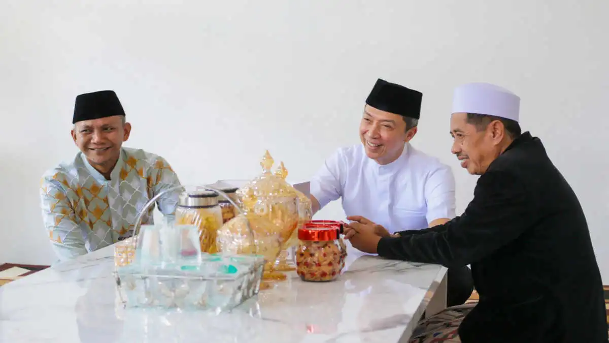 Jelang Lebaran, Wali Kota dan Wakil Wali Kota Bogor Safari ke Alim Ulama Jelang Lebaran, Wali Kota dan Wakil Wali Kota Bogor Safari ke Alim Ulama