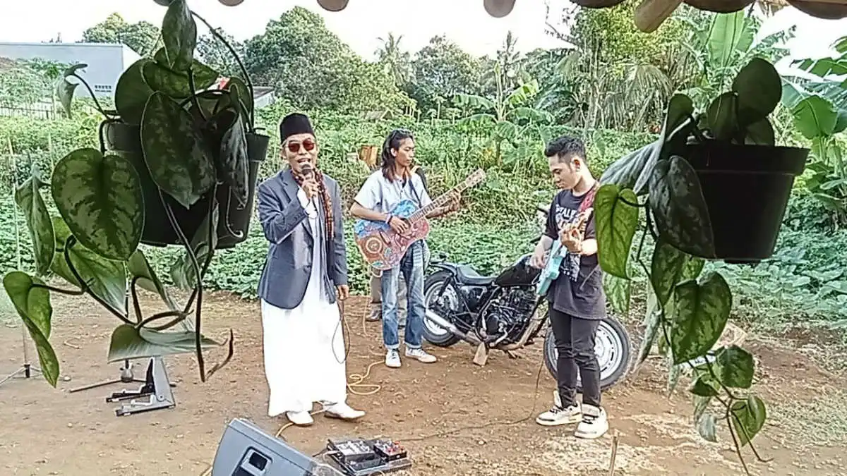 Bagikan 120 Paket Sembako, Daya Putra Bangsa Tutup Ramadan Gembira Bagikan 120 Paket Sembako, Daya Putra Bangsa Tutup Ramadan Gembira