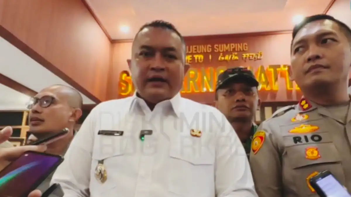 Bupati Bogor Siap Tindak Tegas Pemotong Uang Sopir Angkot dan Kades Peminta THR Bupati Bogor Siap Tindak Tegas Pemotong Uang Sopir Angkot dan Kades Peminta THR