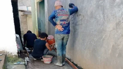 Manfaatkan Dana Desa, Pemdes Sukatani Bangun Jalan Lingkungan