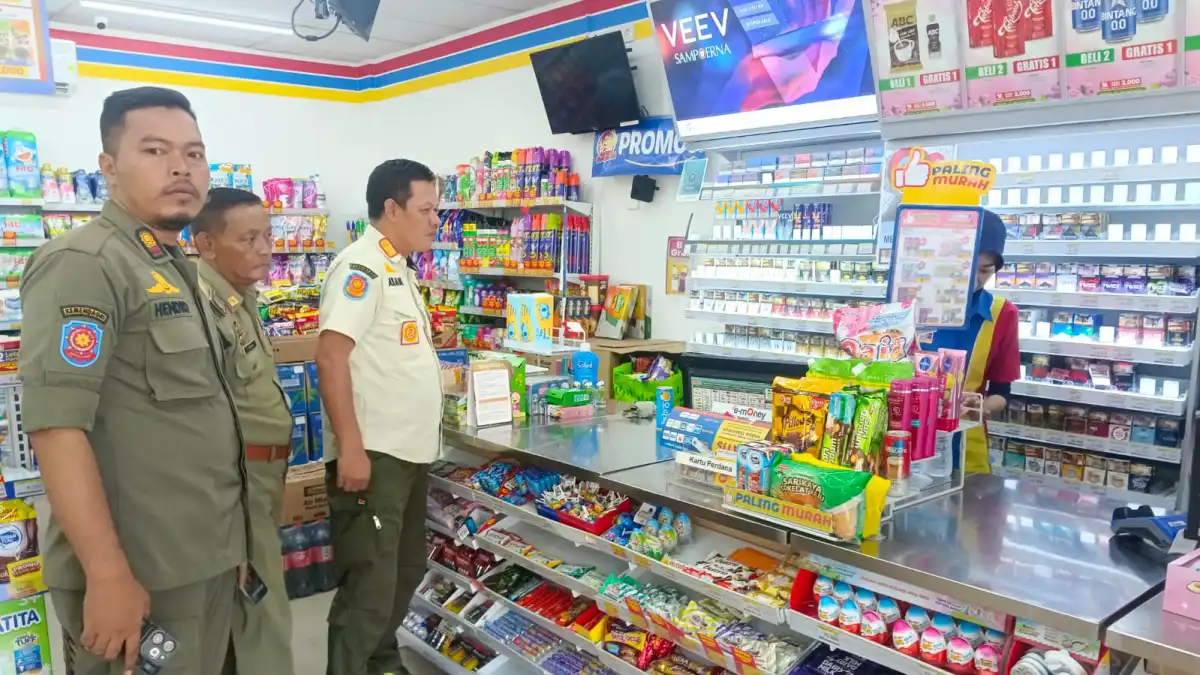 Satpol PP Kecamatan Rancabungur Temukan 4 Produk Dilarang Beredar di Minimarket