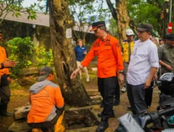 Banjir di Jalan Malabar Akibat Suluran Air Tersumbat Sampah dan Tertutup Bangunan