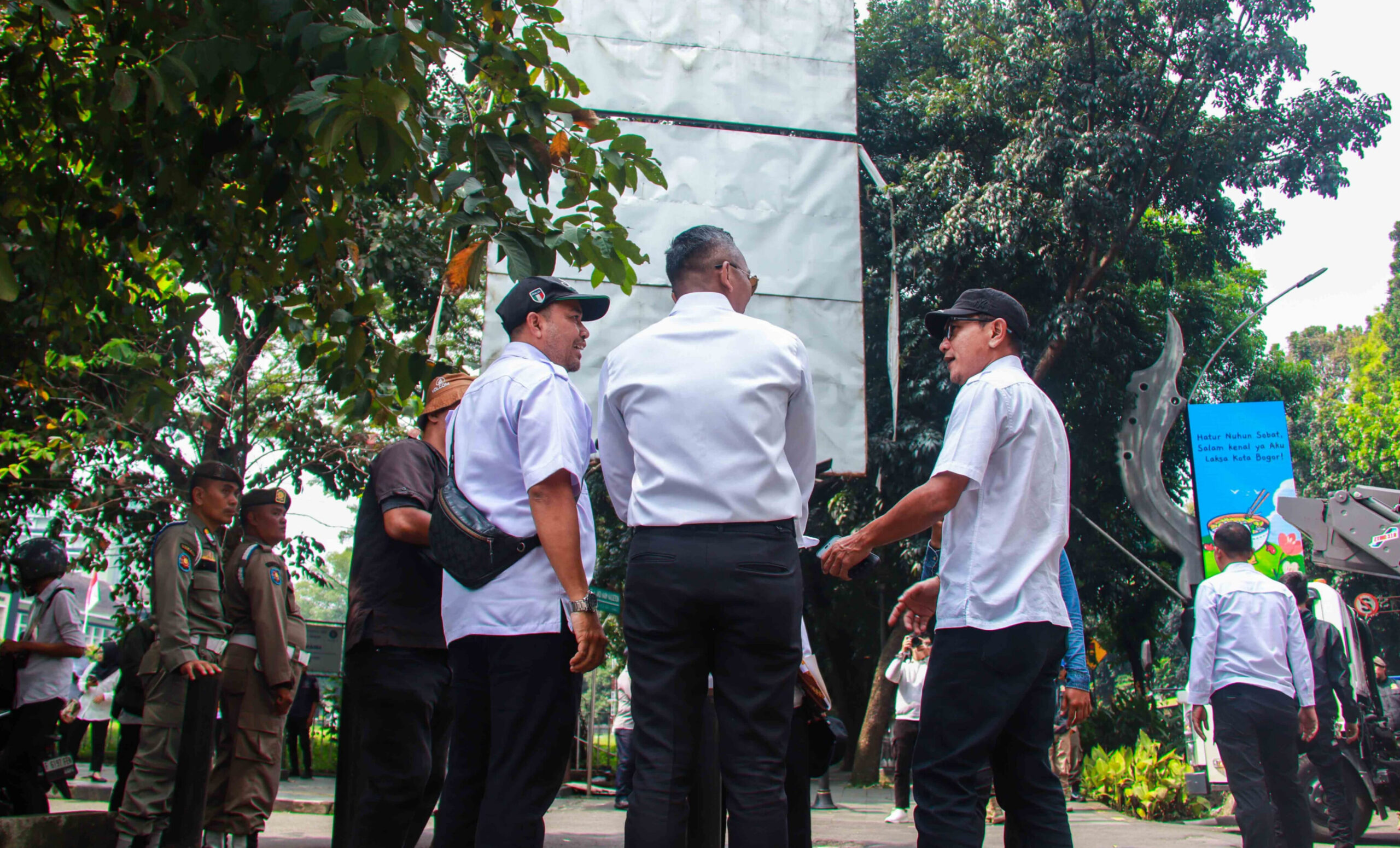 Pemkot Bogor Kembali Bongkar Reklame Tak Berizin