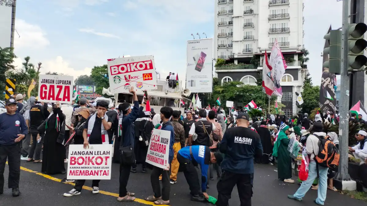Ribuan Umat Islam Bogor Tunjukkan Solidaritas Untuk Palestina di Tugu Kujang Ribuan Umat Islam Bogor Tunjukkan Solidaritas Untuk Palestina di Tugu Kujang