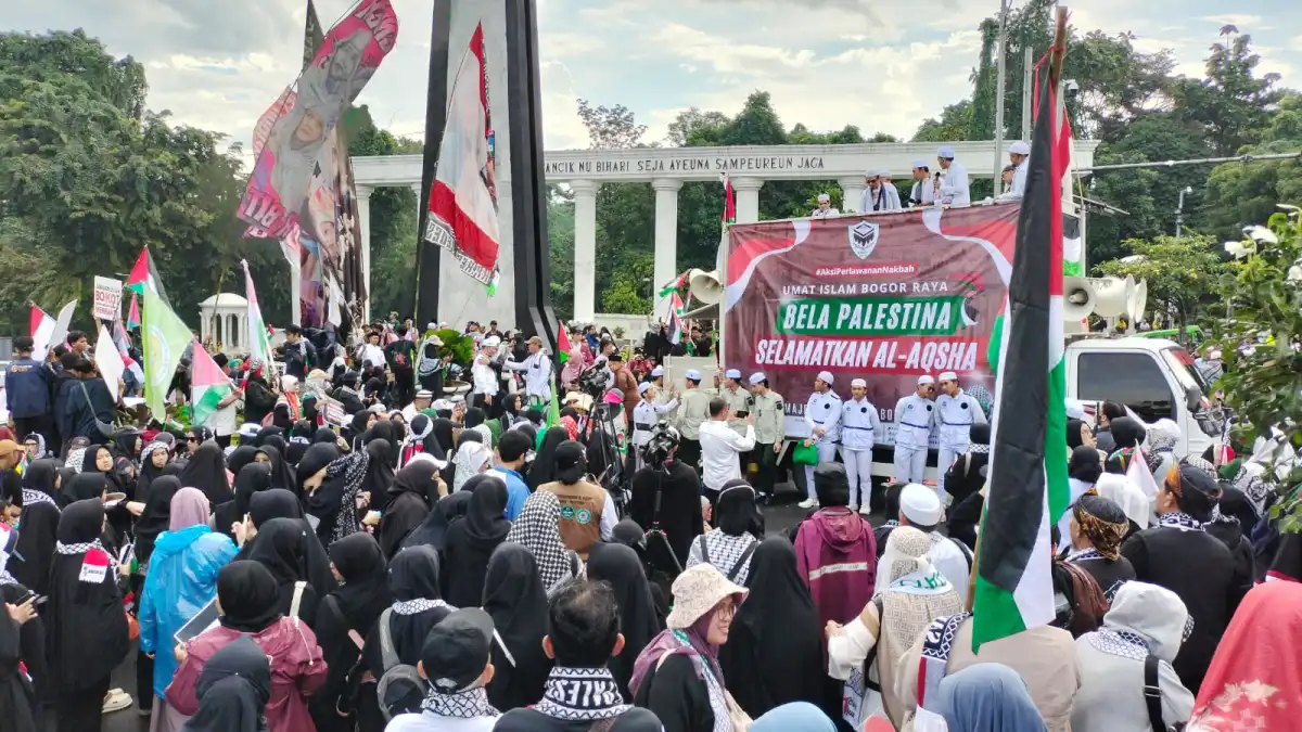 Ribuan Umat Islam Bogor Tunjukkan Solidaritas Untuk Palestina di Tugu Kujang Ribuan Umat Islam Bogor Tunjukkan Solidaritas Untuk Palestina di Tugu Kujang