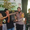 Kapolsek Dramaga Apresiasi Gerakan Penghijauan di Desa Sukawening