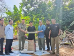 Rumah Warga di Mekarsari Ambruk, Kecamatan Rancabungur Berikan Bantuan Material