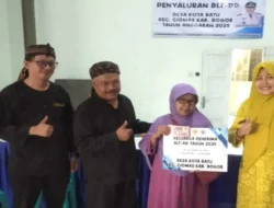 Jelang Idul Adha Pemdes Kota Batu Ciomas Salurkan BLT Jelang Iduladha Pemdes Kota Batu Ciomas Salurkan BLT