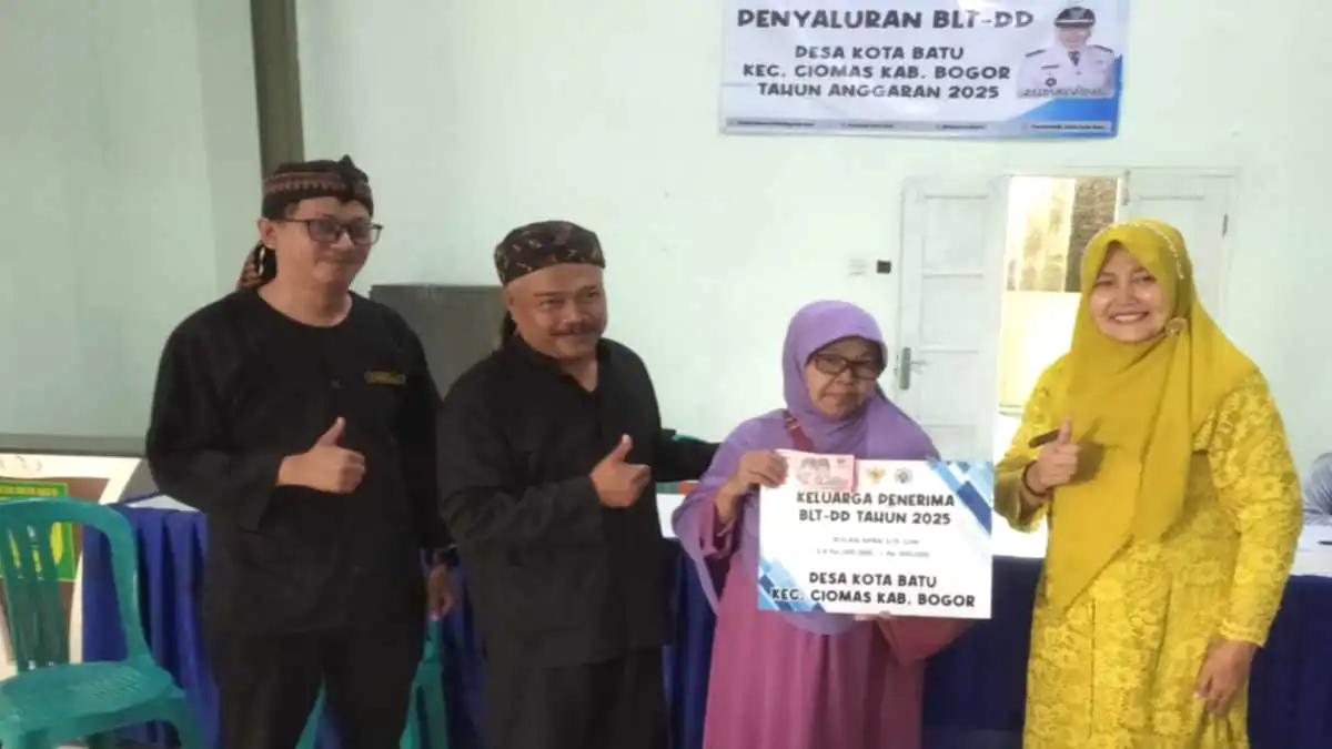 Jelang Idul Adha Pemdes Kota Batu Ciomas Salurkan BLT Jelang Iduladha Pemdes Kota Batu Ciomas Salurkan BLT