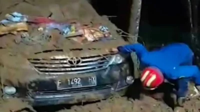 Longsor di Cisarua, 3 orang Selamat dan 2 Meninggal Dunia