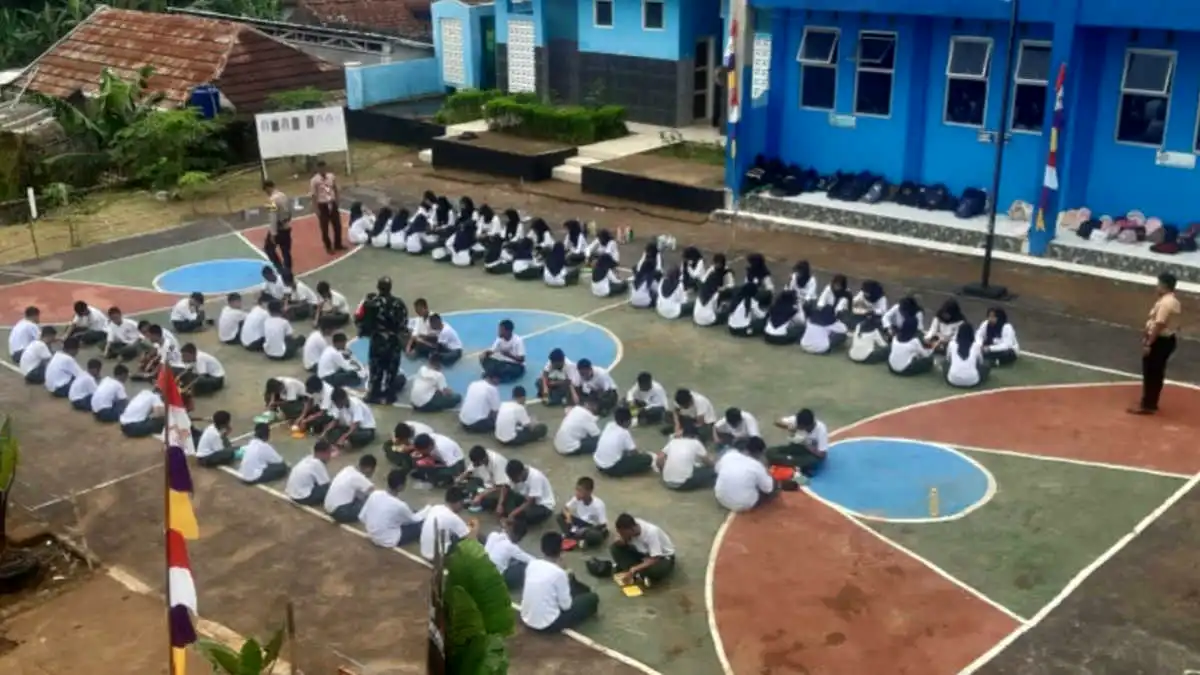 Bangun Karakter Siswa, SMP dan SMK Triwijaya Gelar MPLS Bela Negara