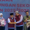 Wali Kota Bogor Serahkan Bantuan Seragam Dinas Lapangan Untuk Siswa Sekolah Rakyat