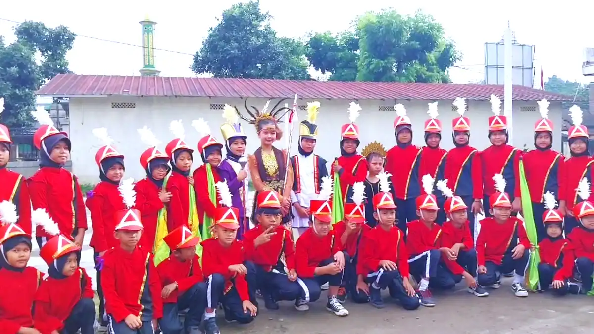 Ekskul Drumband Jadi Favorit di SDN Bantarkambing 06