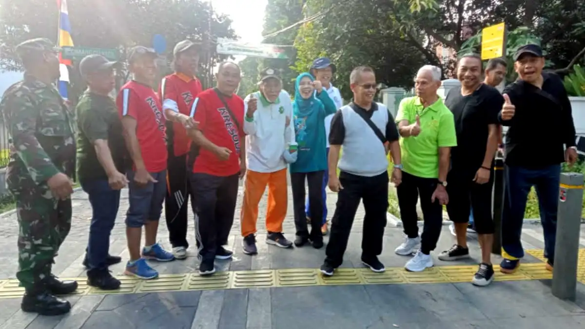 Rumah Aspirasi Gerindra Kelurahan Ciwaringin Gelar Gerak Jalan Lansia Rumah Aspirasi Gerindra Kelurahan Ciwaringin Gelar Gerak Jalan Lansia