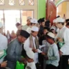 95 Anak Yatim di Kampung Cilubang Desa Sukadamai Dramaga Terima Santunan