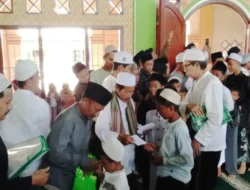 95 Anak Yatim di Kampung Cilubang Desa Sukadamai Dramaga Terima Santunan