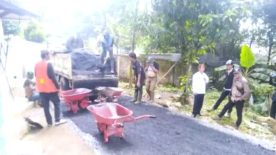 Bankeu infrastruktur Desa Cair, Pemdes Sukadamai Hotmik Jalan Kampung