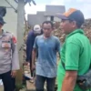 Puluhan Personil Polsek Rancabungur dan Aparat Desa Gelar Kerja Bakti Massal