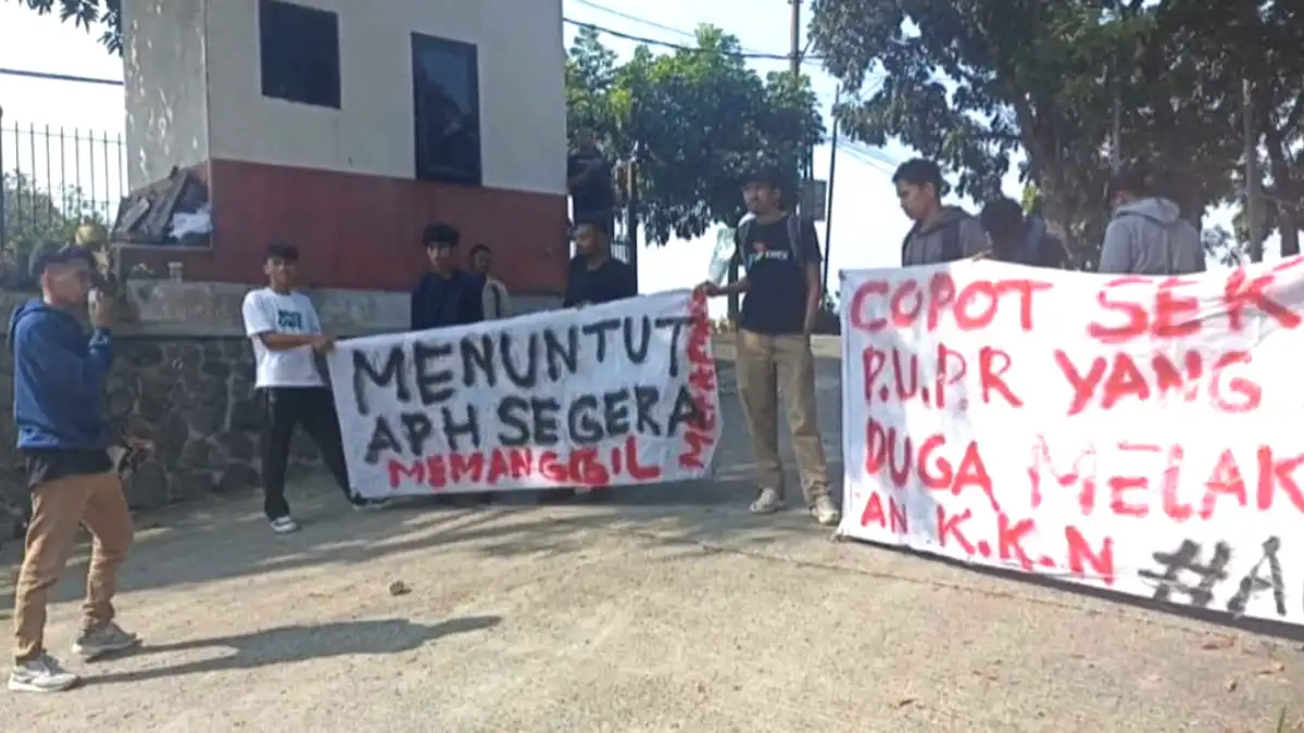 Tuntut Sekdis Dicopot, Kantor Dinas PUPR Kota Bogor di Geruduk Masa Kaypang