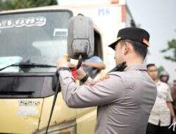 Semarak Kemerdekaan, Polres Bogor Bagikan 17.845 Bendera Merah Putih