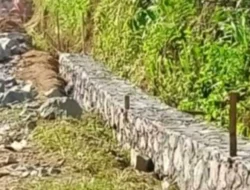 Benahi Infrastruktur, Pemdes Sukajaya Bangun TPT dan Betonisasi Jalan Lingkungan