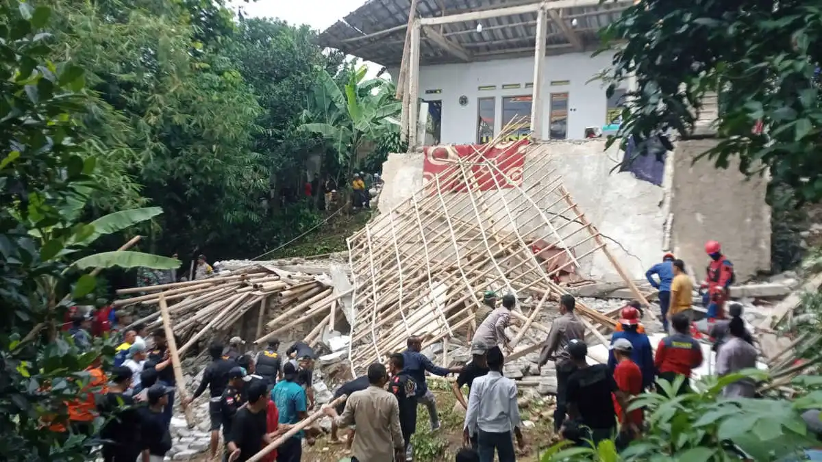 Majelis Taklim di Ciomas Runtuh, Jamaah Maulid Nabi Tertimpa Reruntuhan