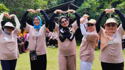 Kompak Komunitas 50+ Aksi Senam Taichi Hingga Baca Puisi
