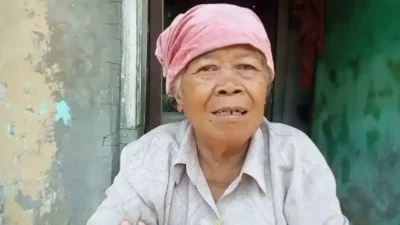 Rumah Wanita Tua di Semplak Barat Bogor Hampir Ambruk