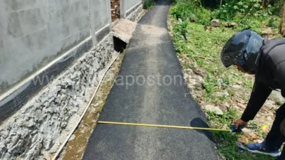 Pengaspalan Jalan Lingkungan Desa Pasir Eurih Tidak Transparan, Ada Apa?