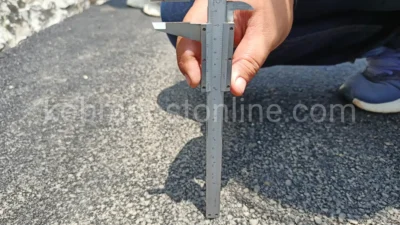 Kasi Ekbang Kecamatan Tamansari Dukung LSM Kobra Laporkan Pekerjaan Pengaspalan Desa Pasir Eurih