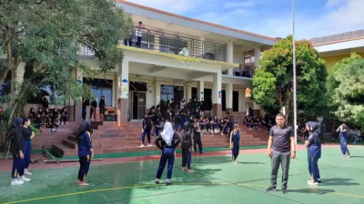 Meriah! Permainan Tradisional Warnai Class Meeting SMK Golden