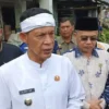 Wakil Bupati Bogor Jaro Ade meninjau kondisi Pasar Laladon Ciomas yang terbengkalai dan rusak parah
