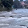 Bocah 8 Tahun Hanyut di Sungai Cisadane Bogor, 100 Personel SAR Dikerahkan hingga Malam Hari