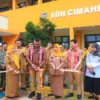 Wakil Wali Kota Bogor Jenal Mutaqin meresmikan SDN Cimahpar 5 Bogor Utara hasil revitalisasi swakelola sekolah