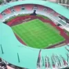 Atap Stadion Pakansari Cibinong rusak akibat angin kencang disertai hujan deras di Bogor